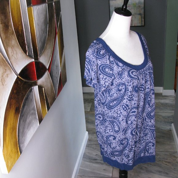 A Pea in the Pod Blue/Gray Paisley Lightweight Maternity Top Size Large - Picture 5 of 5